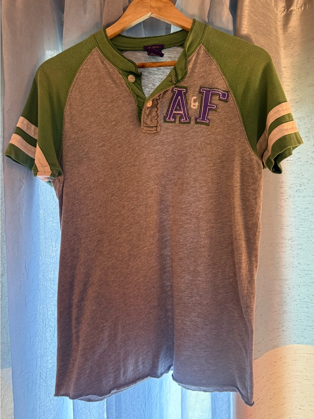 Abercrombie & Fitch Green and Gray Raglan Henley Tee